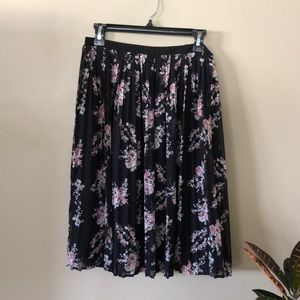 Floral Pleated Black Skirt